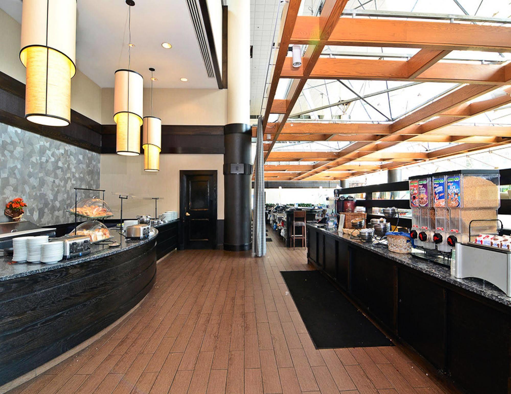 Ramada By Wyndham Buffalo Downtown Zewnętrze zdjęcie